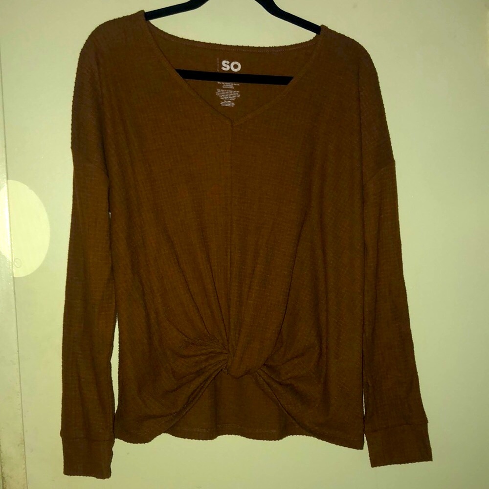 SO Twist Front Top